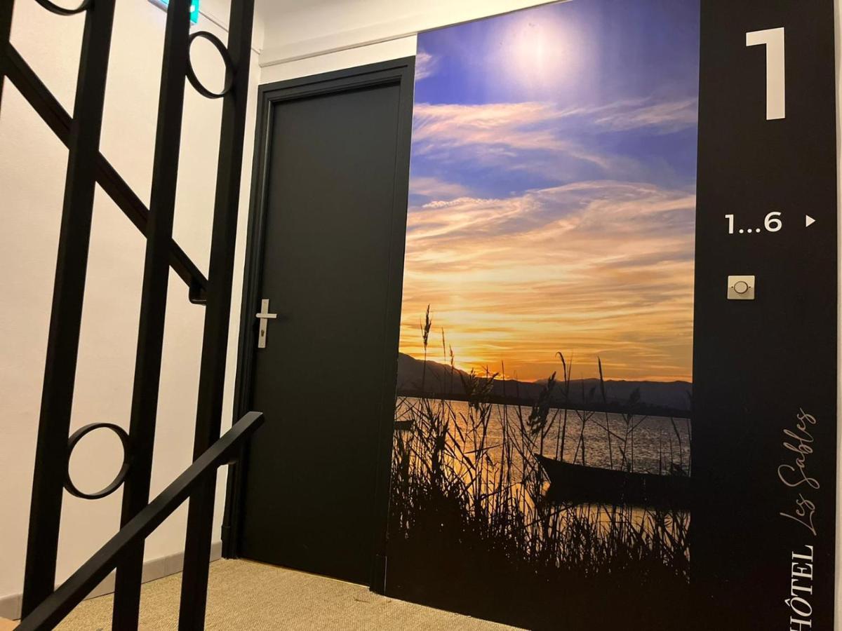 Hotel Les Sables - Urban Style - By Logis Hotels กาเนต์-อ็อง-รูสซียง ภายนอก รูปภาพ