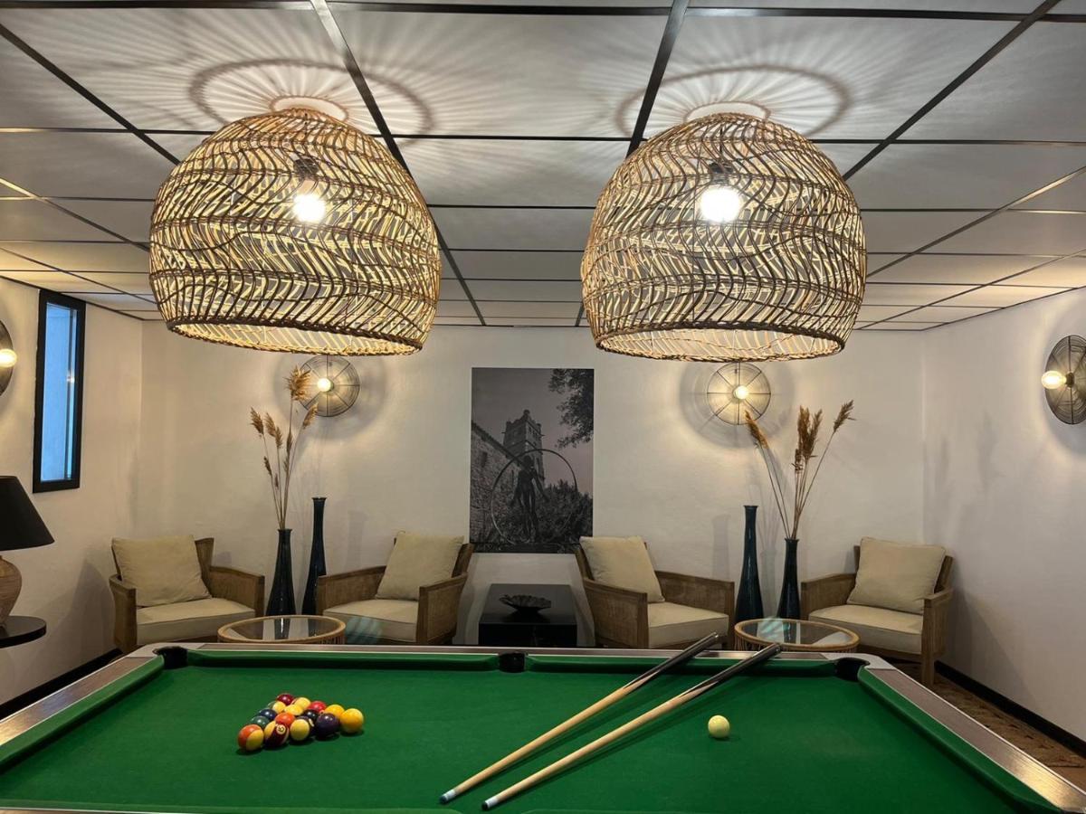 Hotel Les Sables - Urban Style - By Logis Hotels กาเนต์-อ็อง-รูสซียง ภายนอก รูปภาพ