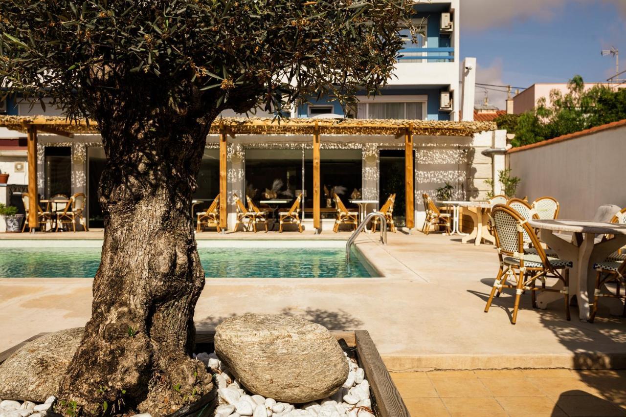 Hotel Les Sables - Urban Style - By Logis Hotels กาเนต์-อ็อง-รูสซียง ภายนอก รูปภาพ