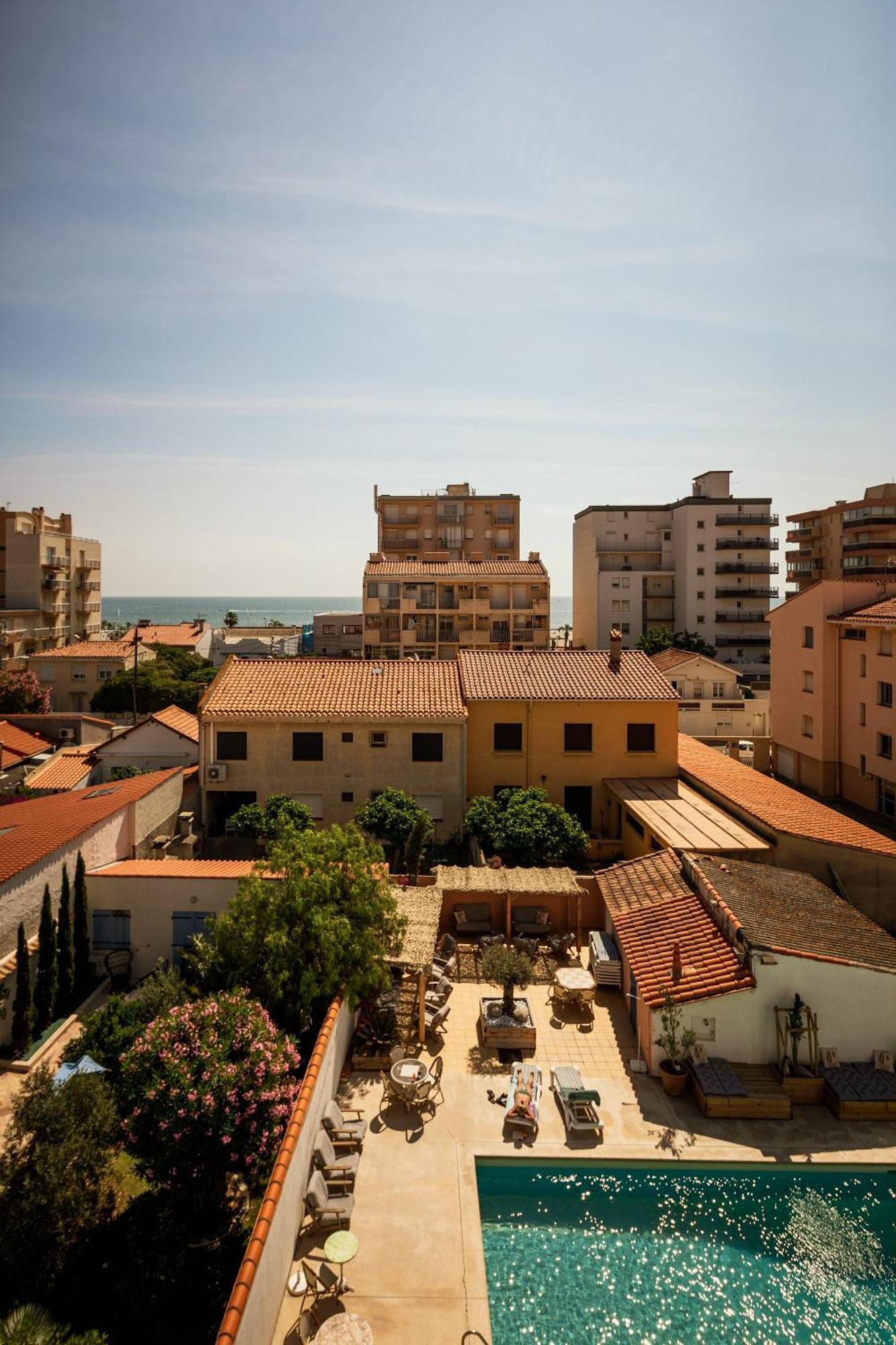 Hotel Les Sables - Urban Style - By Logis Hotels กาเนต์-อ็อง-รูสซียง ภายนอก รูปภาพ